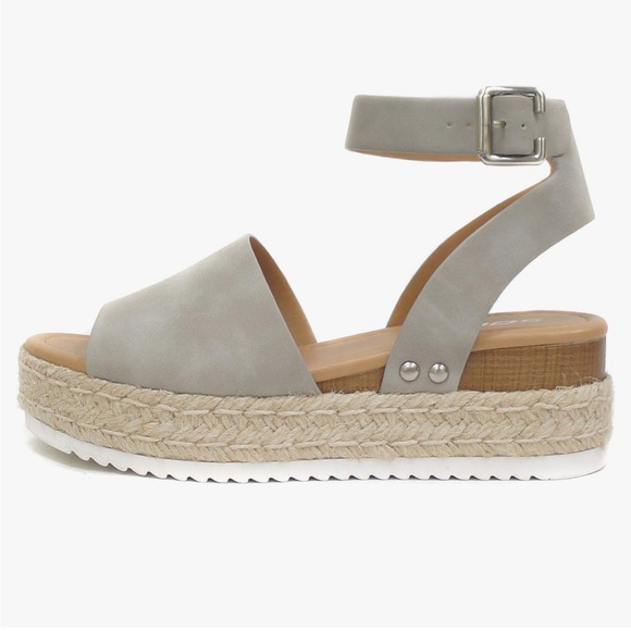 Soda Platform Sandals - Picture 2 of 10